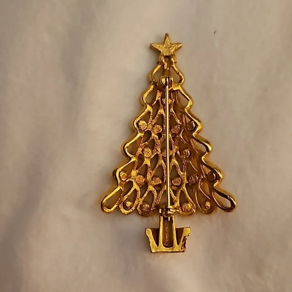 Vintage Goldtone Crystal Christmas Tree Brooch Pin